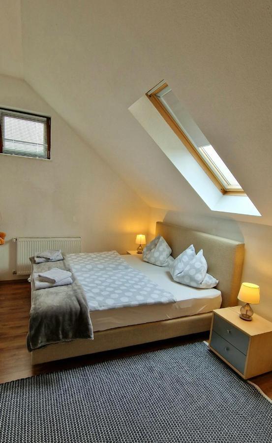 Privatwohnung Rybczynski Undenheim Exterior foto
